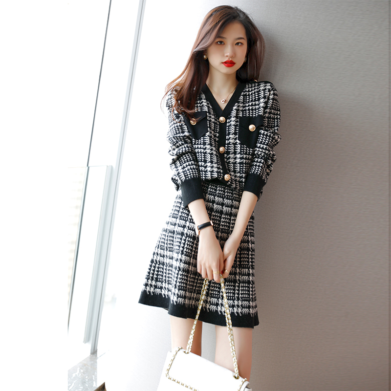 欧洲站新款时髦高端打底开衫半身套装裙减龄千鸟格针织两件套装