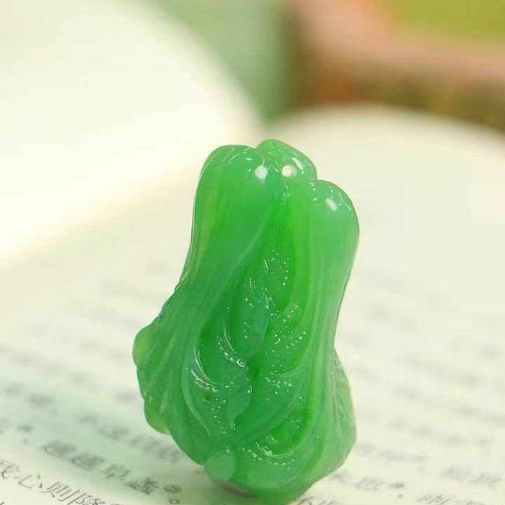 天然新疆和田玉俄7号老坑菠菜绿碧玉白菜挂件如意百财吊坠女