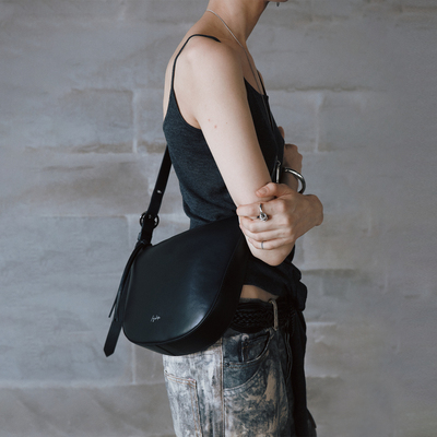 INJOYLIFE流苏皓月包牛皮大容量月牙包单肩斜挎包马鞍包随性通勤