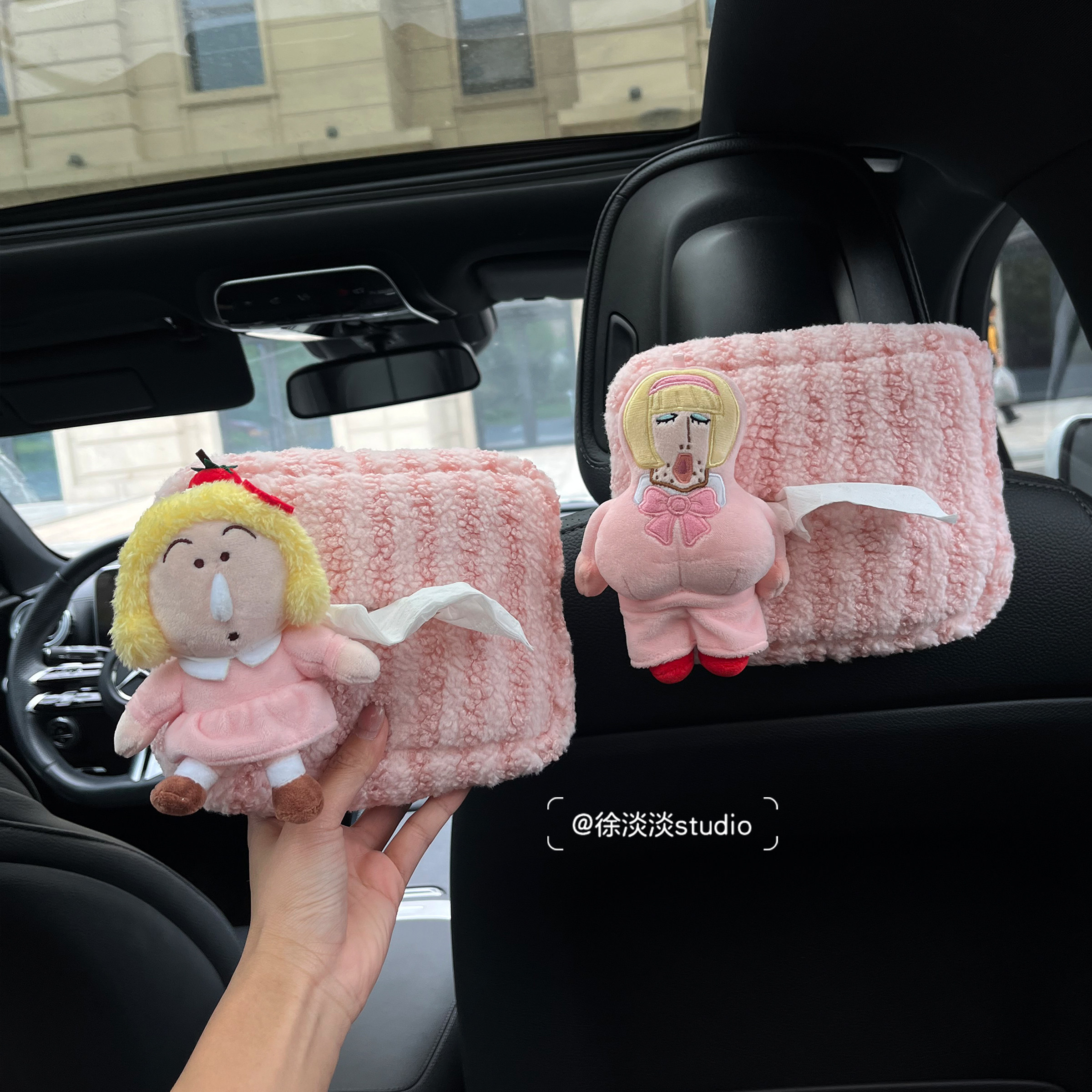 可爱创意性感野原广子汽车纸巾盒挂饰车内抽纸盒女生车饰送礼物