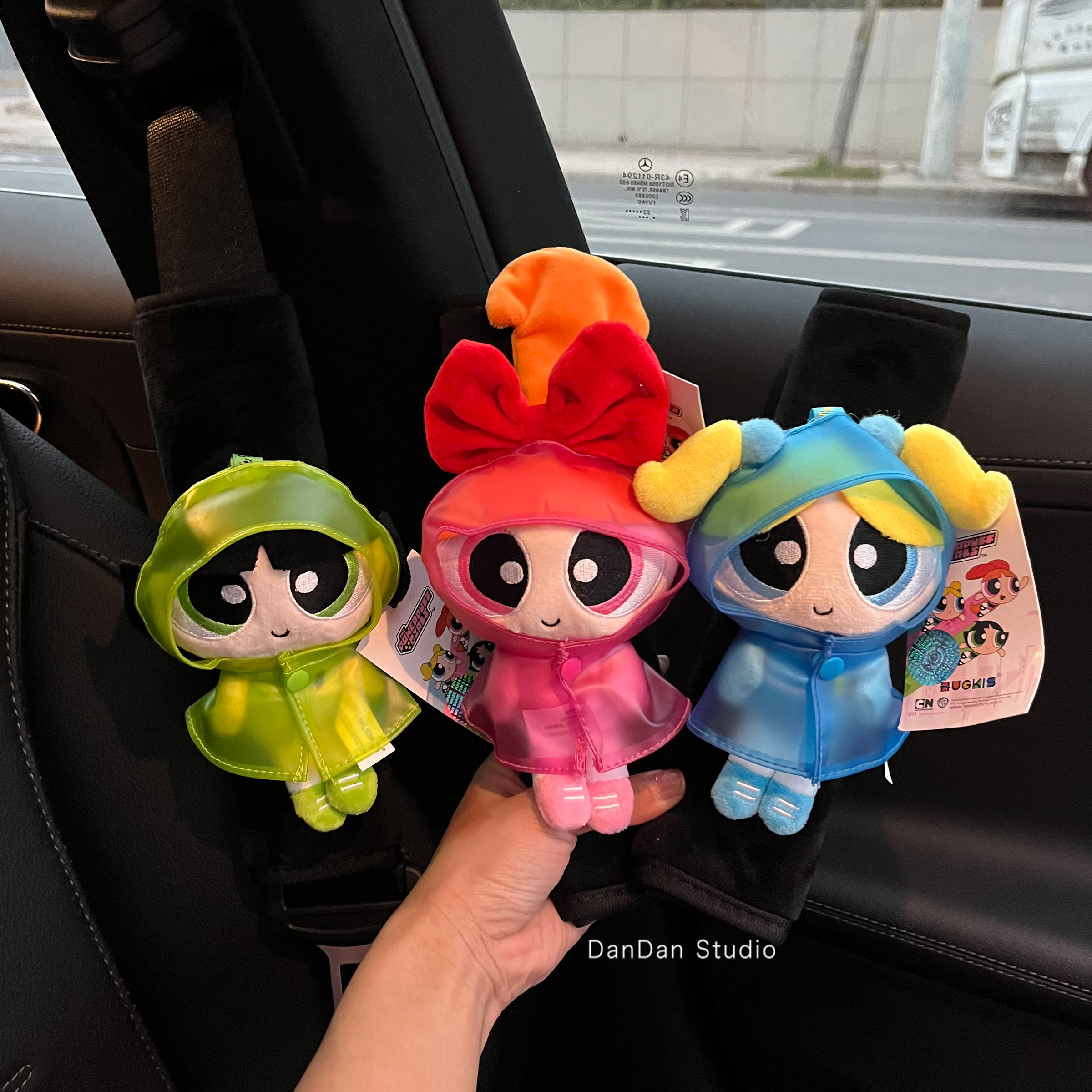 正版飞天小女警雨系列衣汽车安全带护肩套可爱卡通车载保险带把套