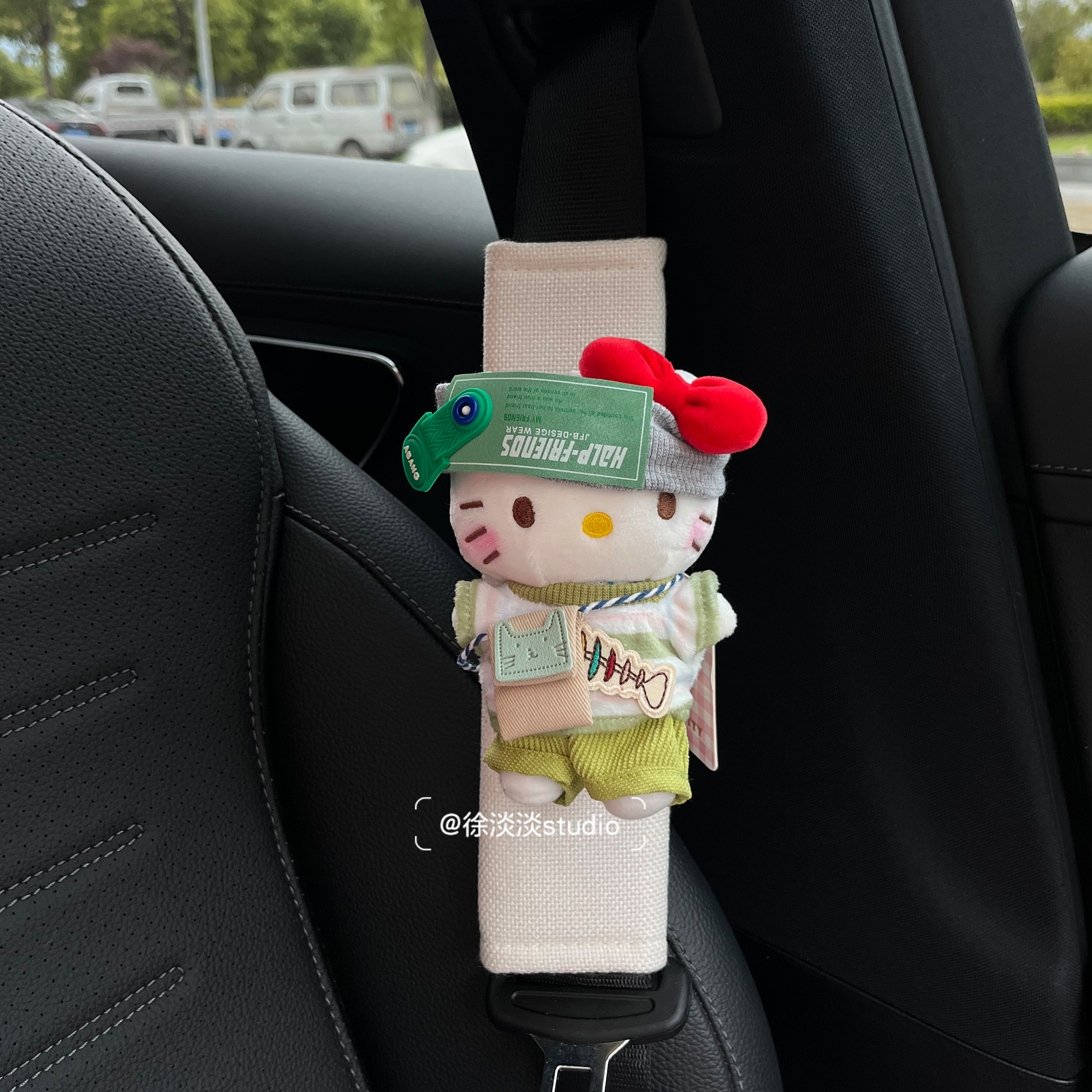 正版hellokitty汽车护肩套装饰挂件安全带装饰挂件送姐妹礼物