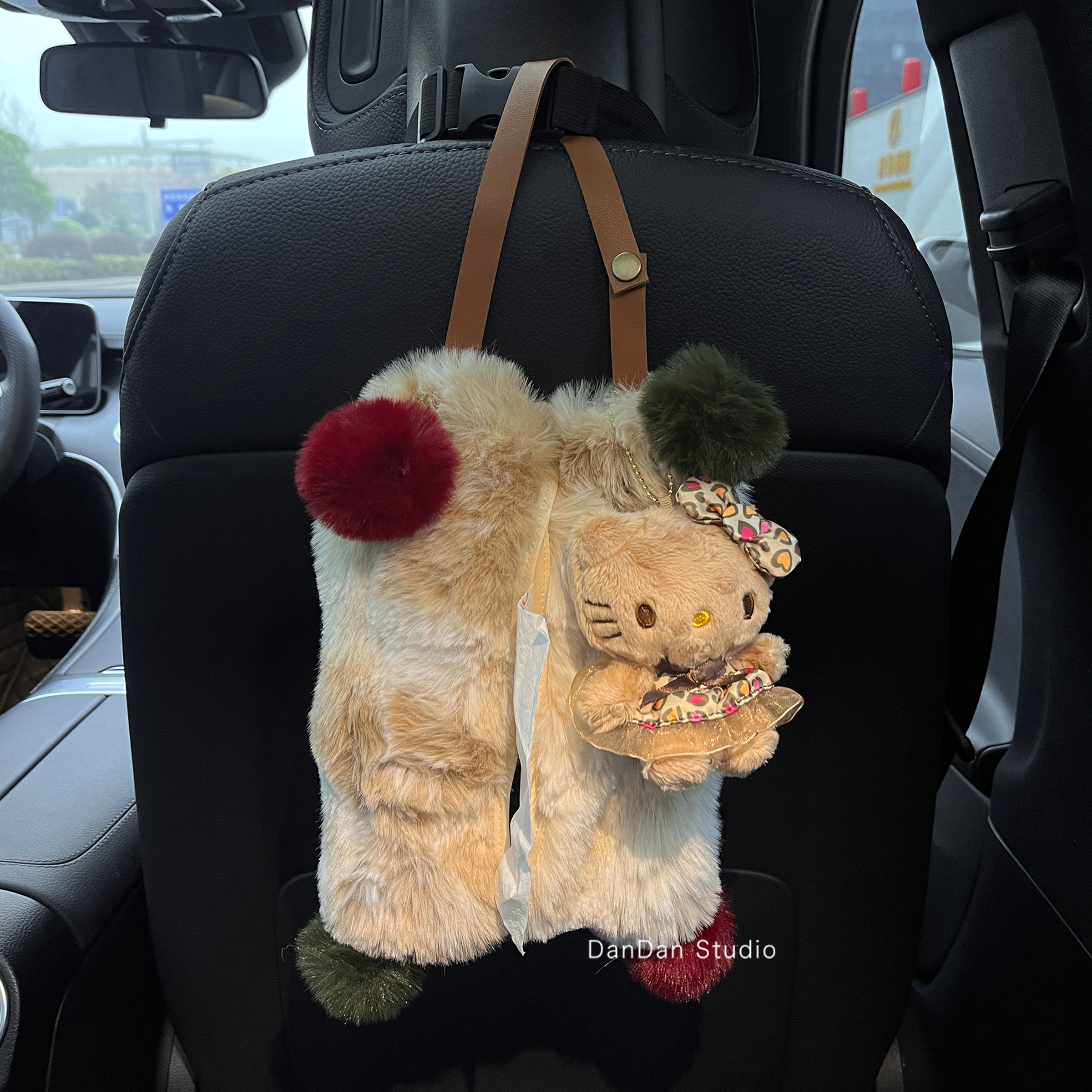 DIY汽车纸巾盒挂式可爱毛绒纸巾袋车载抽纸盒车内装饰用品纸巾包