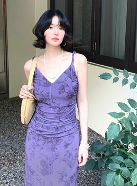 酒午法式复古收腰手绘花吊带裙子