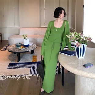 U领吊带背心 酒午自制 针织外套 港风复古秋季 半裙三件套 青蔓