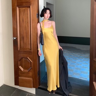 新款 港风复古秋季 天丝缎面吊带连衣裙送颈带 日光流韵 酒午自制