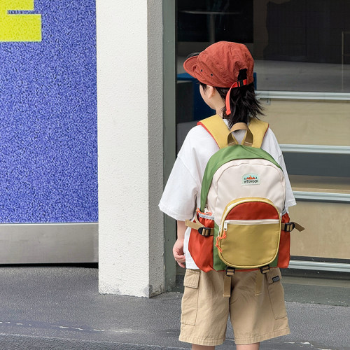 撞色拼接轻便减负小学生双肩包