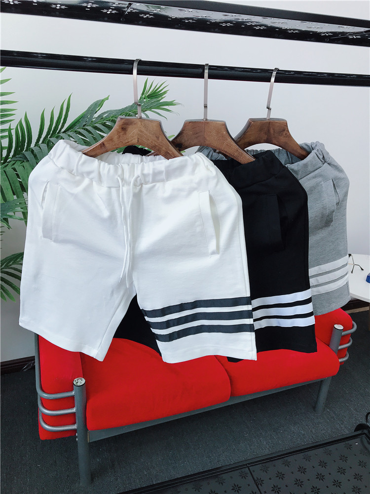 短裤男士夏季韩版潮流宽松5分裤大裤衩三道杠沙滩裤跑步运动裤子在类目 男装, 休闲裤中 - 来自Buy2taobao.com提供专业的淘宝代购服务