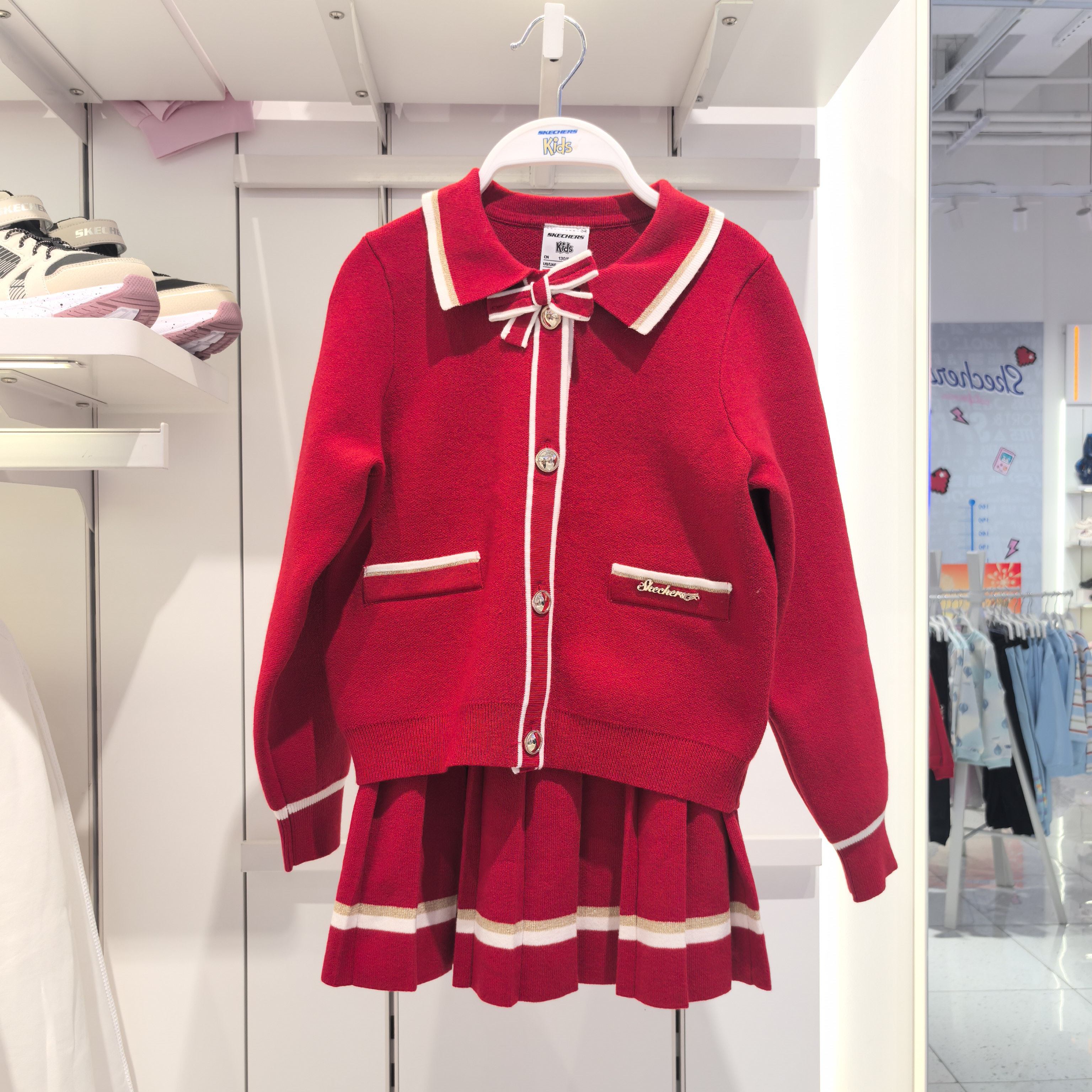 斯凯奇儿童26春季新年系列女童时尚百搭外套+针织百褶裙L126G048,童装/婴儿装/亲子装,毛衣/针织衫,淘宝优惠券,粉丝福利购,淘宝优惠卷