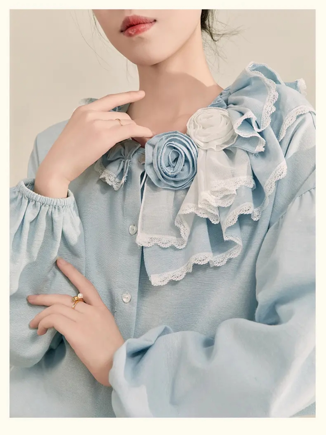 秋季新款气质女装洋气减龄长袖蓝色棉麻衬衫叠穿宫廷风蕾丝边上衣