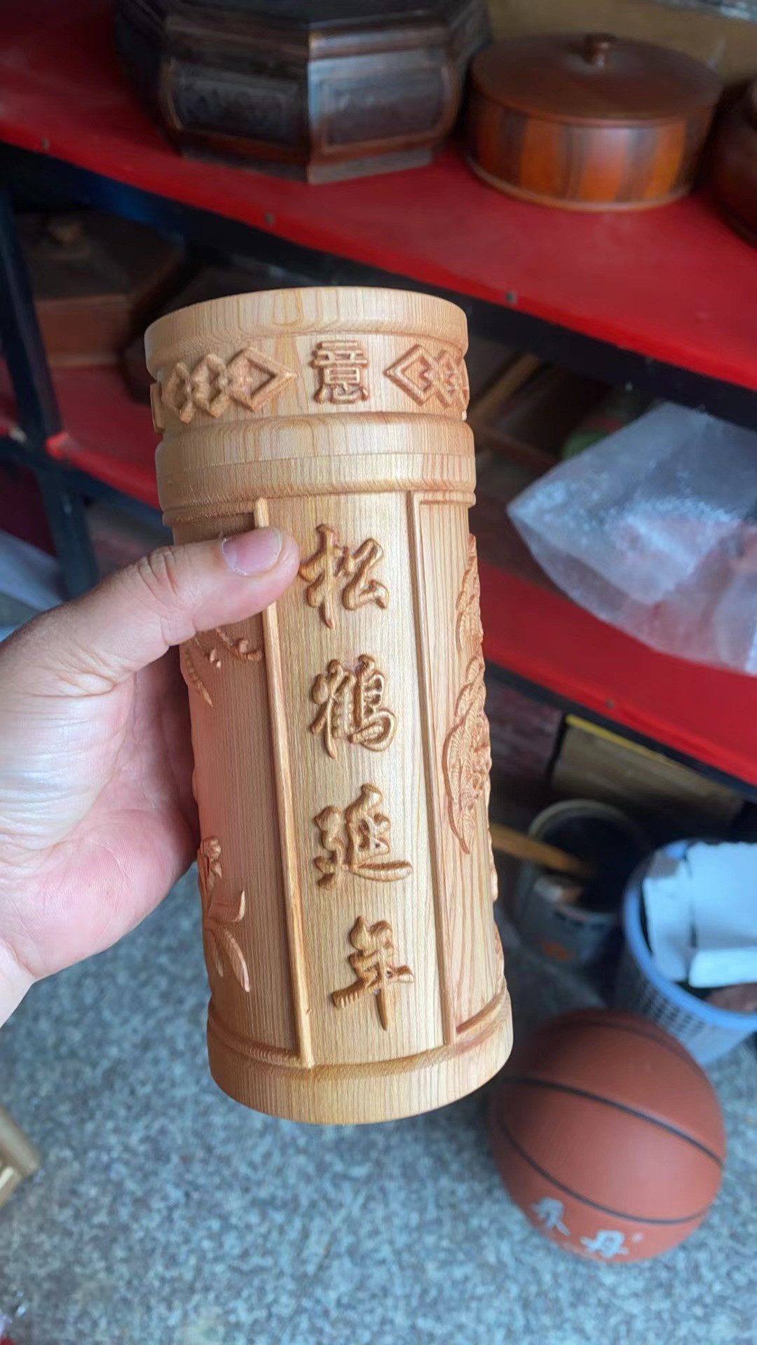 正宗红豆杉实木雕松鹤延年杯