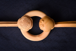 袈裟钩环黄杨木原木木质袈裟钩环祖衣