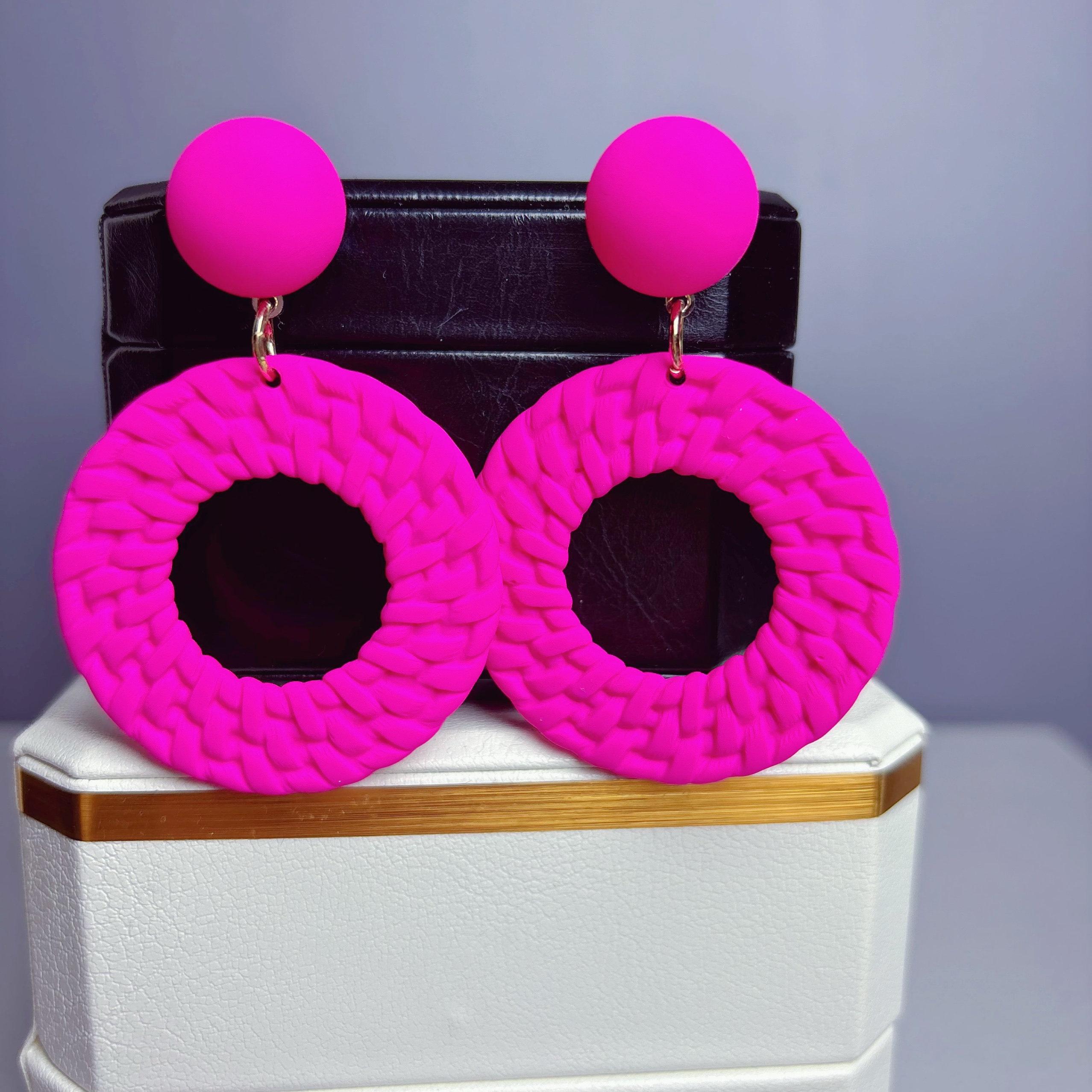 (无耳洞拍)简约夸张玫红时尚耳环耳饰高级红色圆形气质糖果