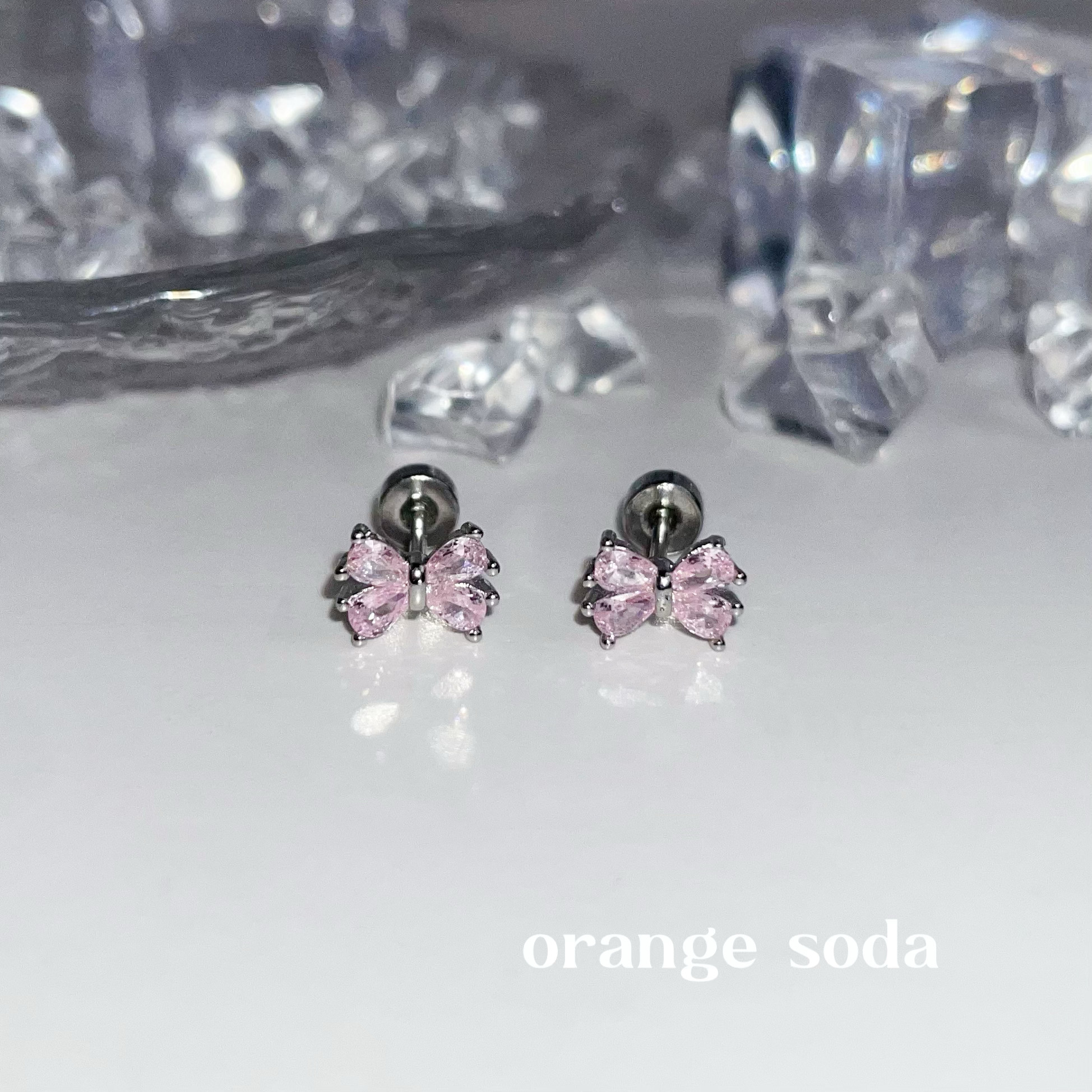 超闪粉钻蝴蝶结耳骨钉医用钛钢