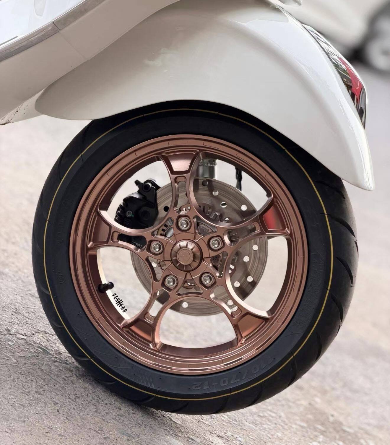 vespa春天冲刺150 gts300 gtv6日改装魔法工厂锻造轮毂轻量化轮圈