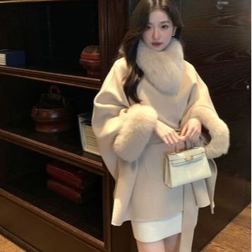气质斗篷感毛呢外套女狐狸毛领2毛呢外套