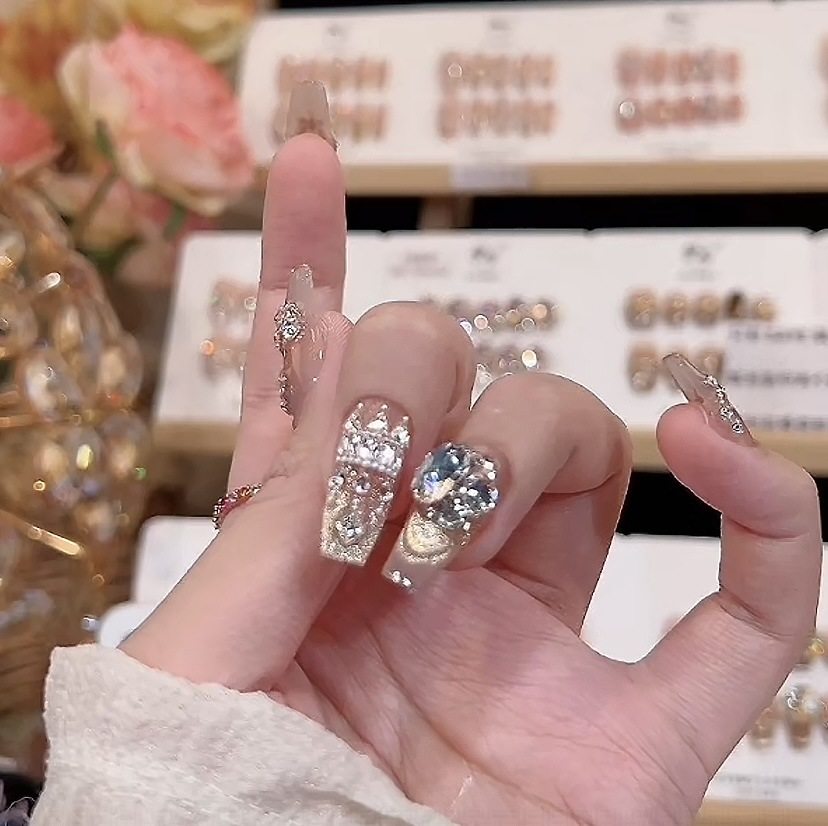 纯手工穿戴甲2026新年款皇冠宝石中长款儿童学生指甲贴片马年美甲,彩妆/香水/美妆工具,穿戴甲/甲片,淘宝优惠券,粉丝福利购,淘宝优惠卷