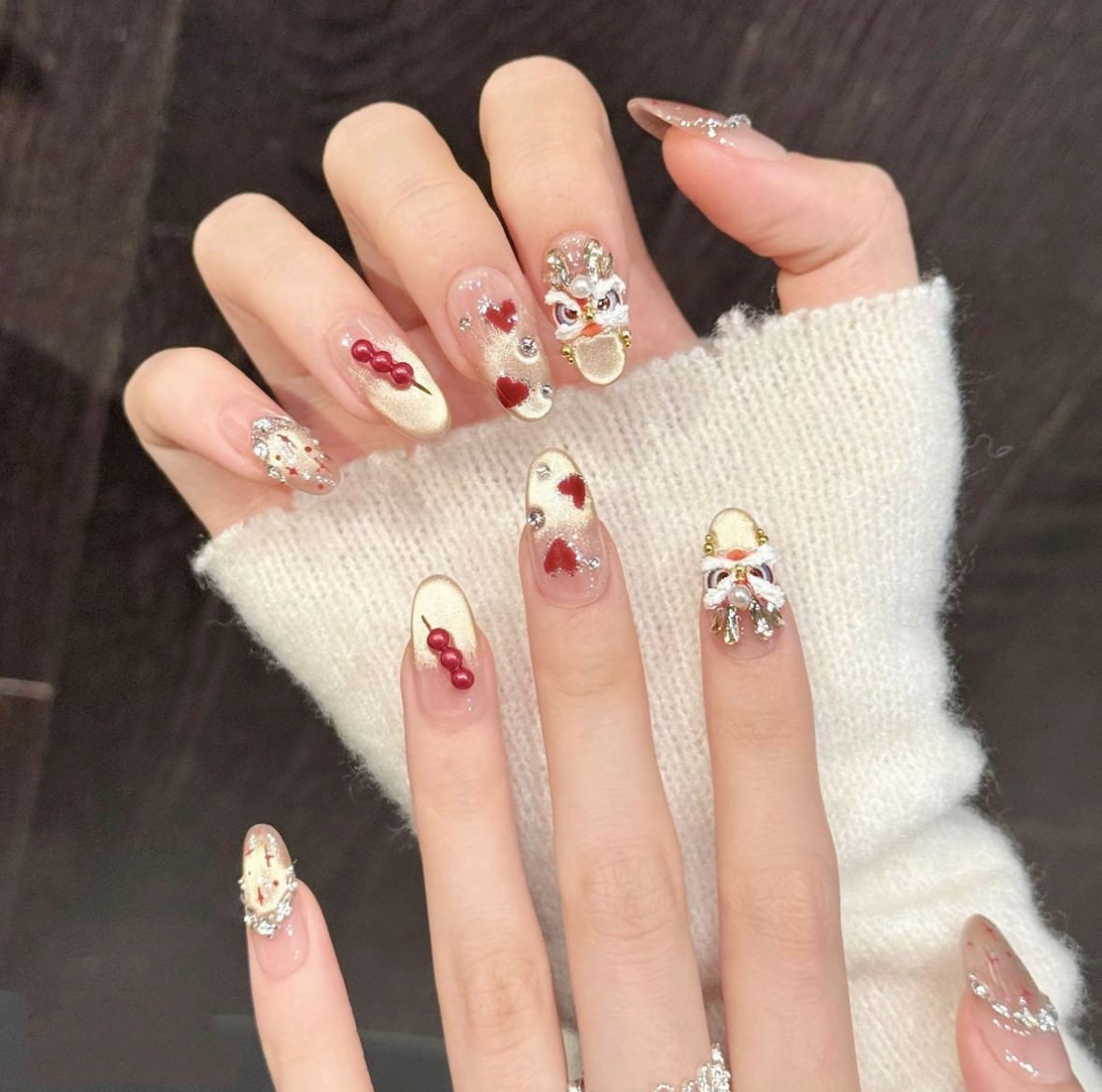 纯手工美甲穿戴甲高级感中长款爆闪糖葫芦醒狮指甲贴片2026年新款,彩妆/香水/美妆工具,穿戴甲/甲片,淘宝优惠券,粉丝福利购,淘宝优惠卷