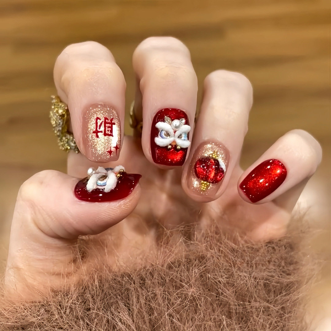 纯手工美甲穿戴甲高级感短款过年红色来财醒狮指甲贴片2026年新款,彩妆/香水/美妆工具,穿戴甲/甲片,淘宝优惠券,粉丝福利购,淘宝优惠卷