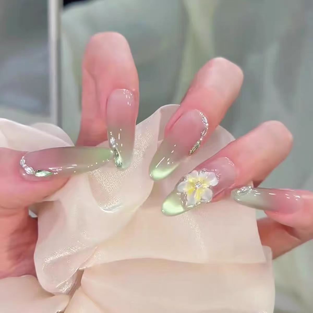 手工儿童美甲穿戴甲2026新款冰冻茉莉花中长款少女孩猫眼指甲贴片