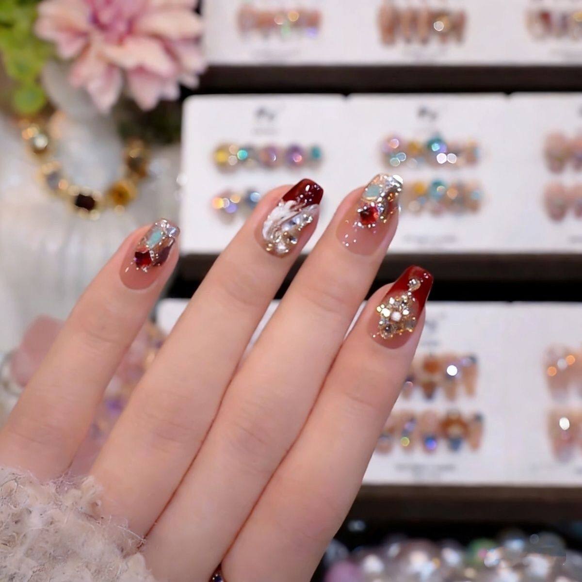 手工美甲穿戴甲高级感中长款红色爆闪马到成功指甲贴片2026年新款,彩妆/香水/美妆工具,穿戴甲/甲片,淘宝优惠券,粉丝福利购,淘宝优惠卷