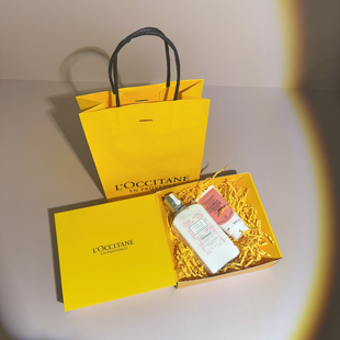 欧舒丹青提恋樱身体乳250ml+绮梦樱花润肤霜50ml礼盒套装送袋子