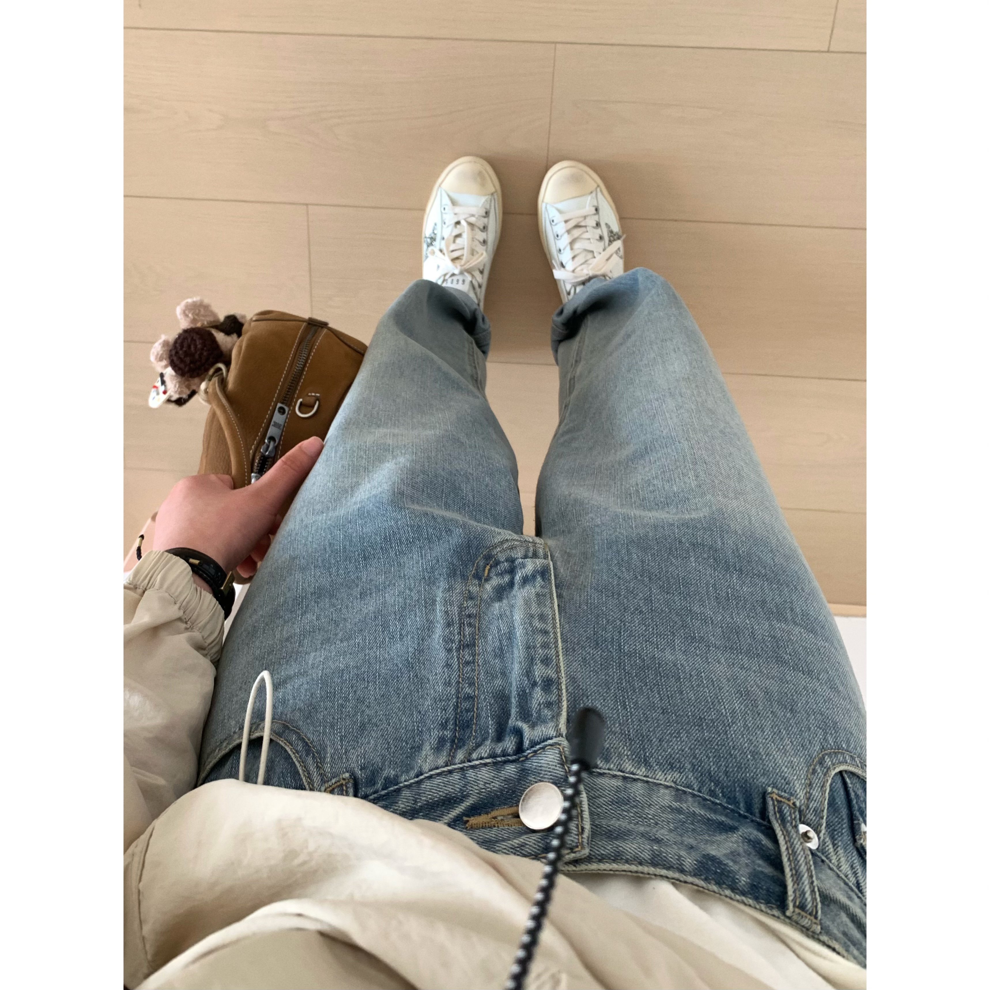 怀旧浅蓝色高腰显瘦卷边牛仔裤