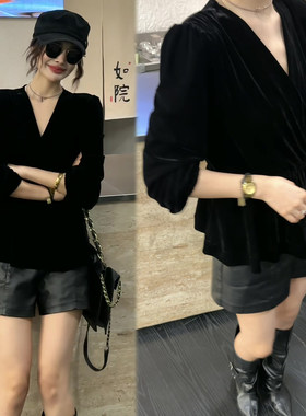 V领收腰丝绒娃娃衫女同款小衫