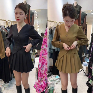 网红同款时尚洋气减龄套装女秋季新款v领显瘦短外套百褶裙两件套