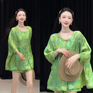 新中式显白扎染时尚套装女2026夏季新款盘扣七分袖上衣+短裤两件