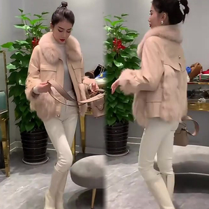 网红爆款皮毛一体外套女2022年冬季新款韩版显瘦大毛领拼接棉服潮