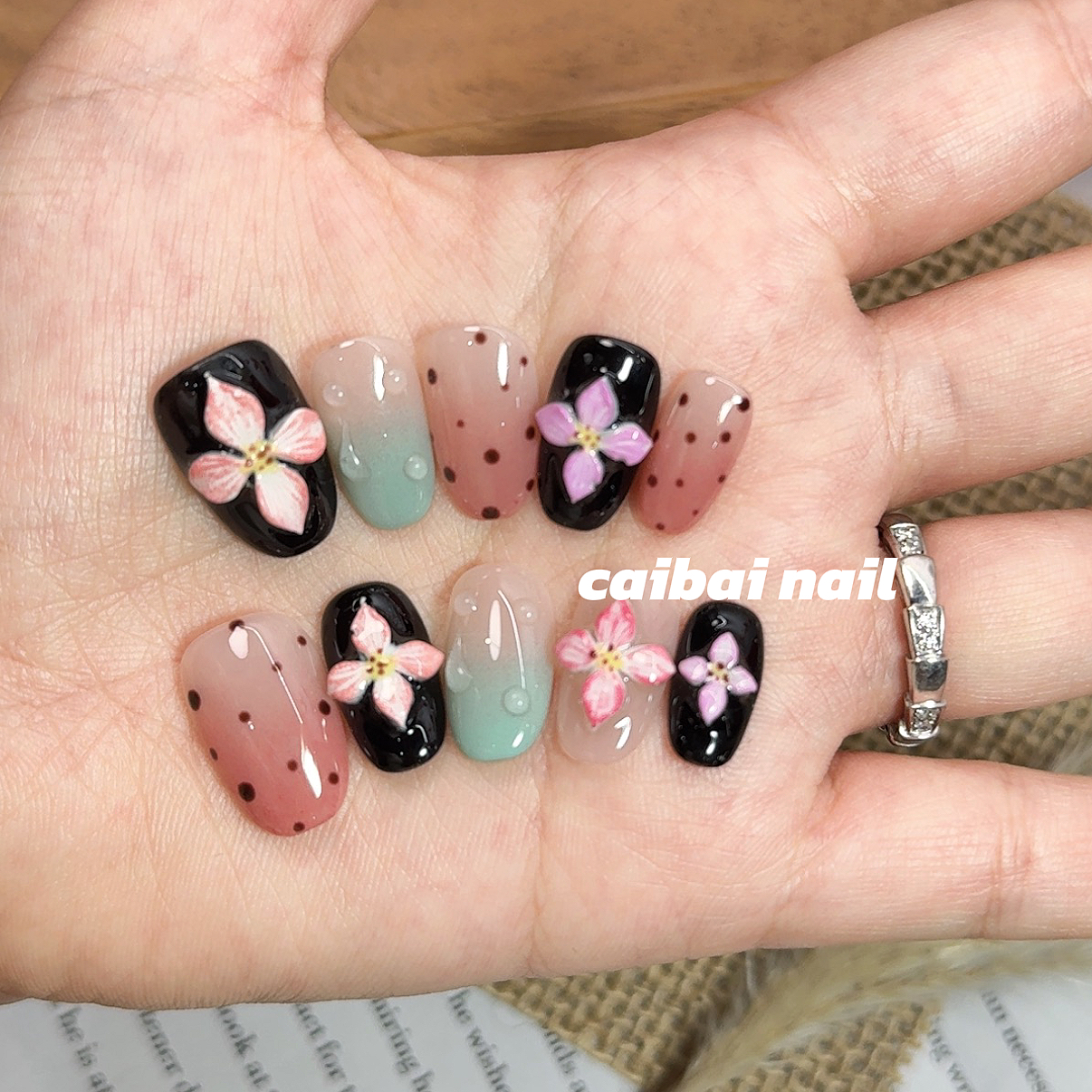 甜酷撞色立体花穿戴甲粉绿波点手绘美甲贴片少女心显白可拆卸