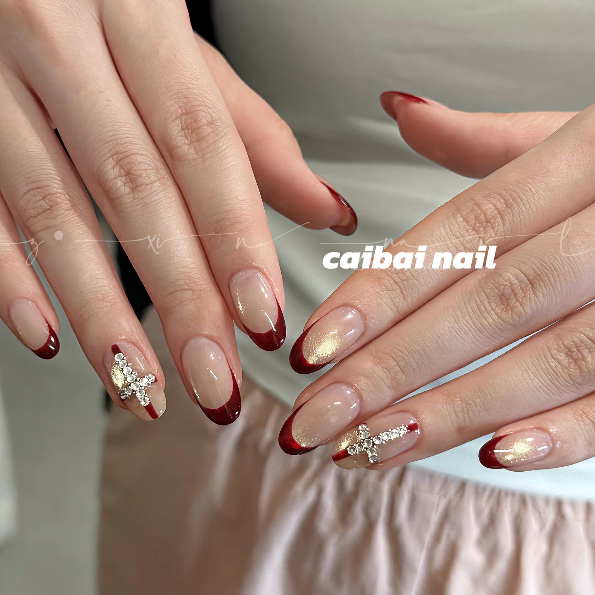 【美丽红法】红色纯手绘欧美椭圆穿戴甲成品高级秋冬新年圣诞十字