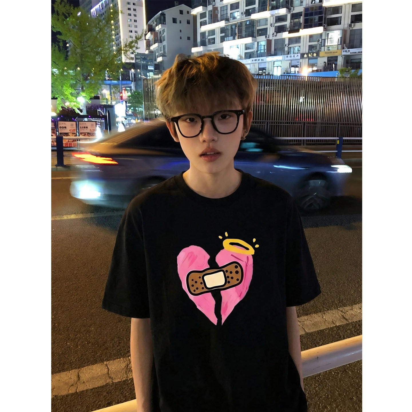 美式复古心碎创可贴印花短袖T恤男款夏季青少年宽松潮牌情侣上衣 - 实物图