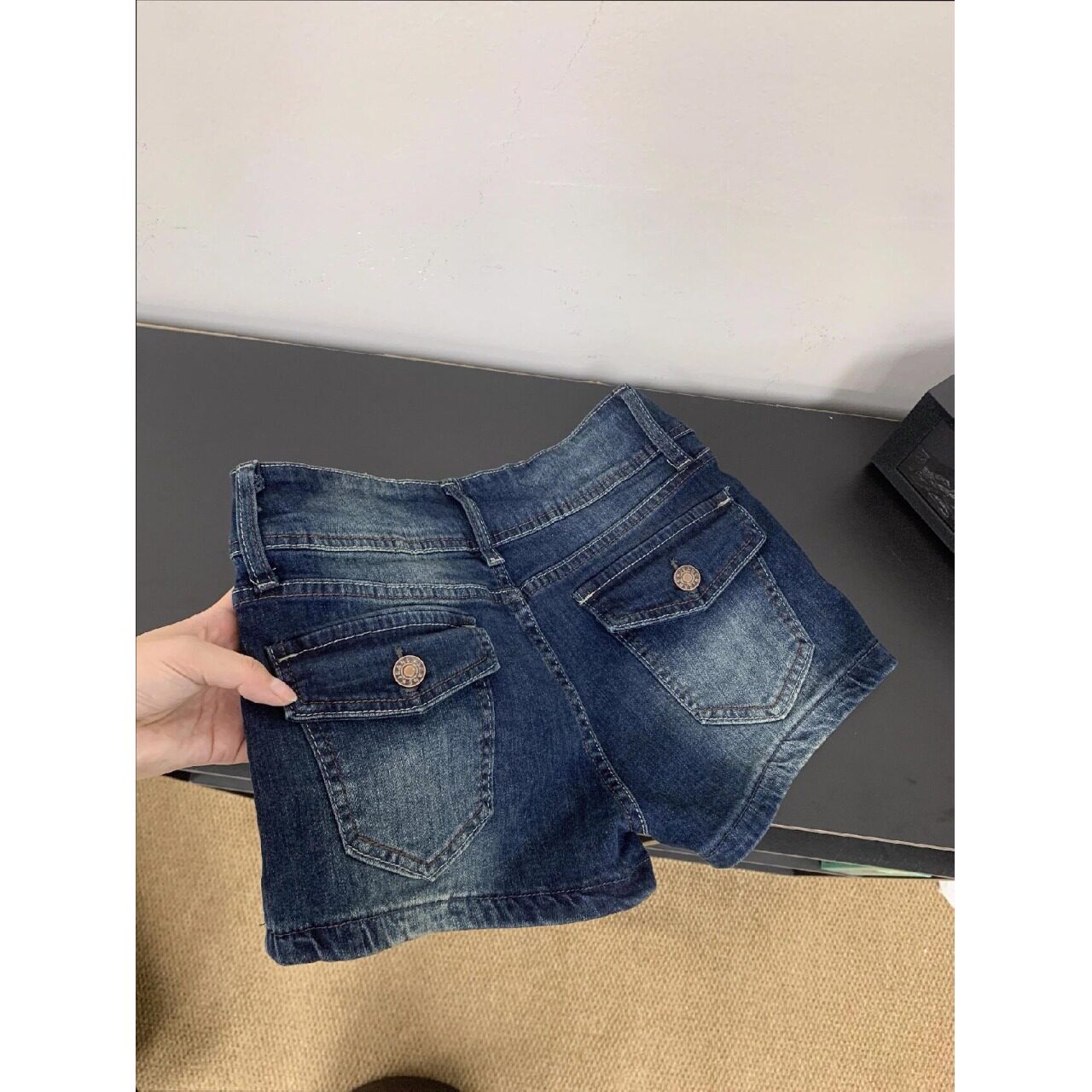 显高穿搭小个子低腰双扣牛仔短裤百搭150设计感显瘦辣妹包臀热裤