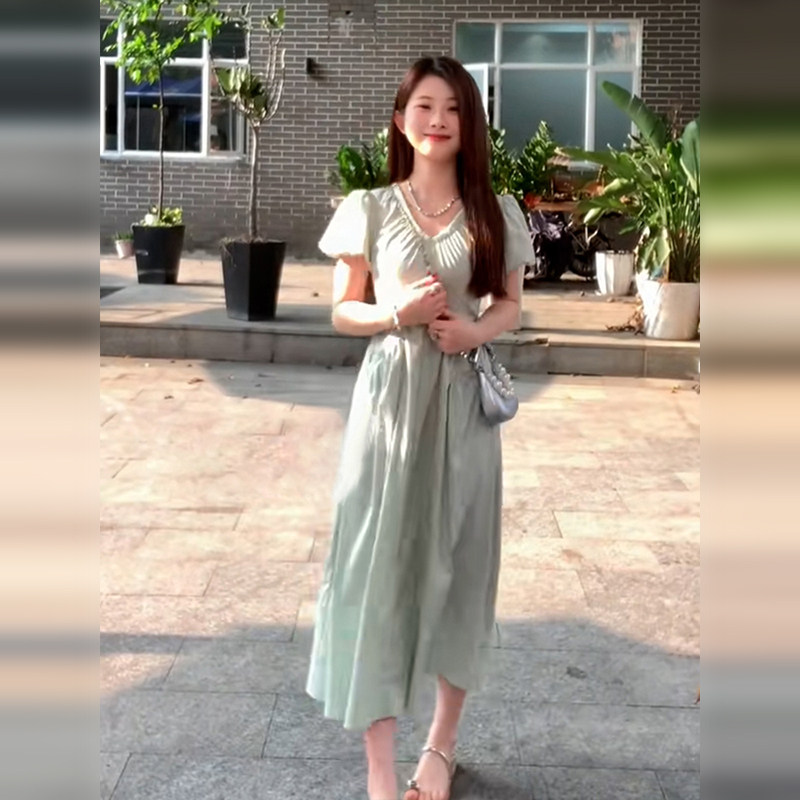 小个子泡泡袖短袖连衣裙