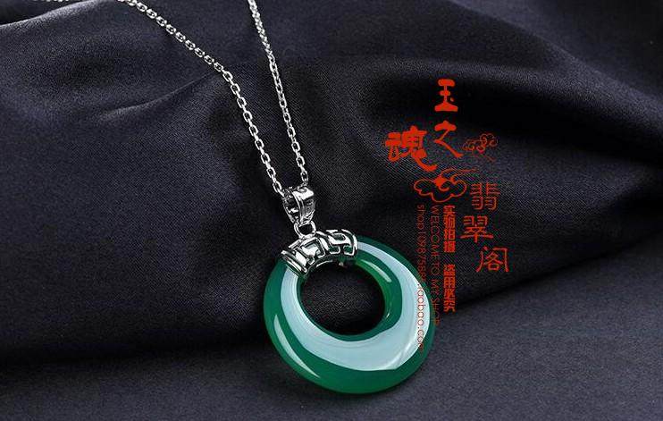 A货天然翡翠绿玛瑙吊坠转运珠路路通925项链男女平安扣玉坠玉石在类目 饰品/流行首饰/时尚饰品新, 项坠/吊坠中 - 来自Buy2taobao.com提供专业的淘宝代购服务