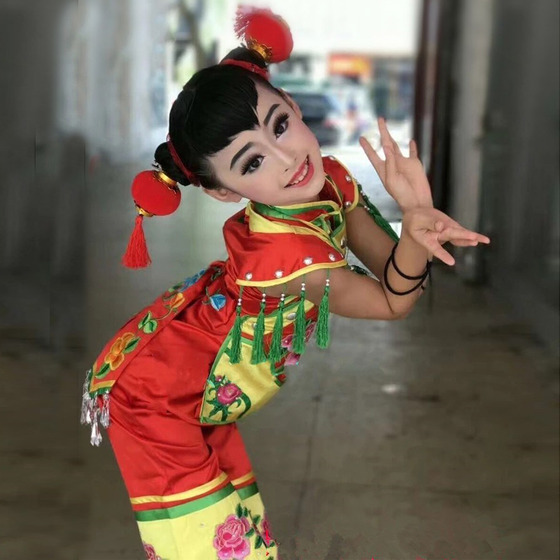 六一喜庆中国风民族秧歌打鼓服