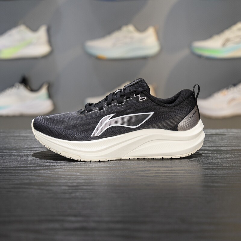 李宁赤兔8女子跑步鞋2025冬季新款反光轻量竞速训练跑鞋ARPV014