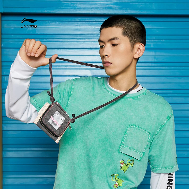 李宁正品联名科米特产品系列男女款单肩包户外卡包斜挎包ABDR384