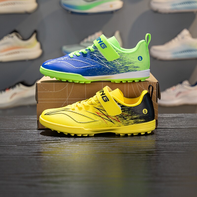 李宁儿童足球鞋男2026疾影4比赛训练防泼水防滑学生运动鞋YKGW028