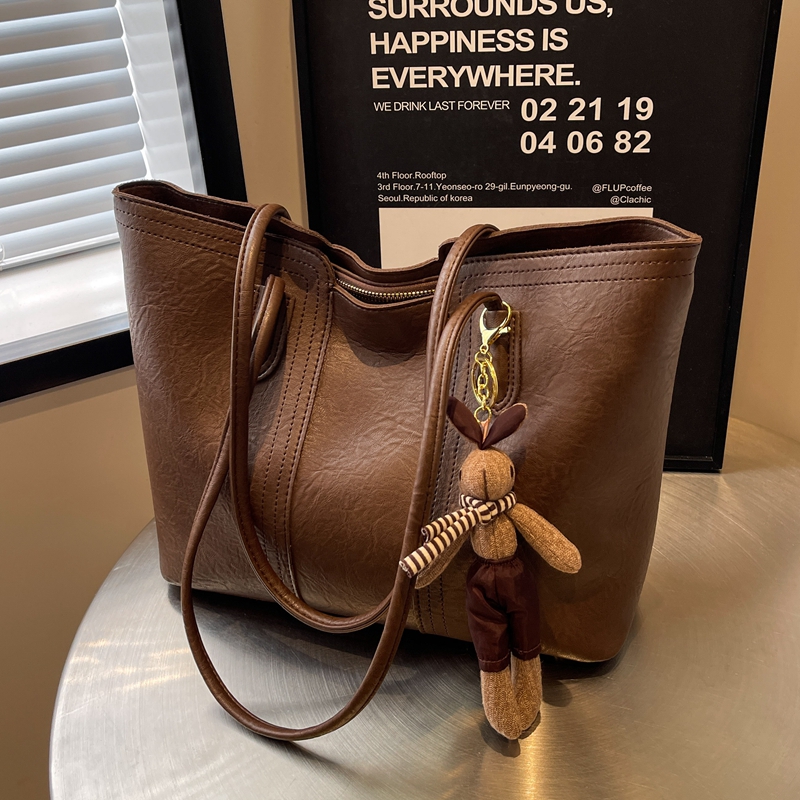 通勤大容量复古单肩手提托特包