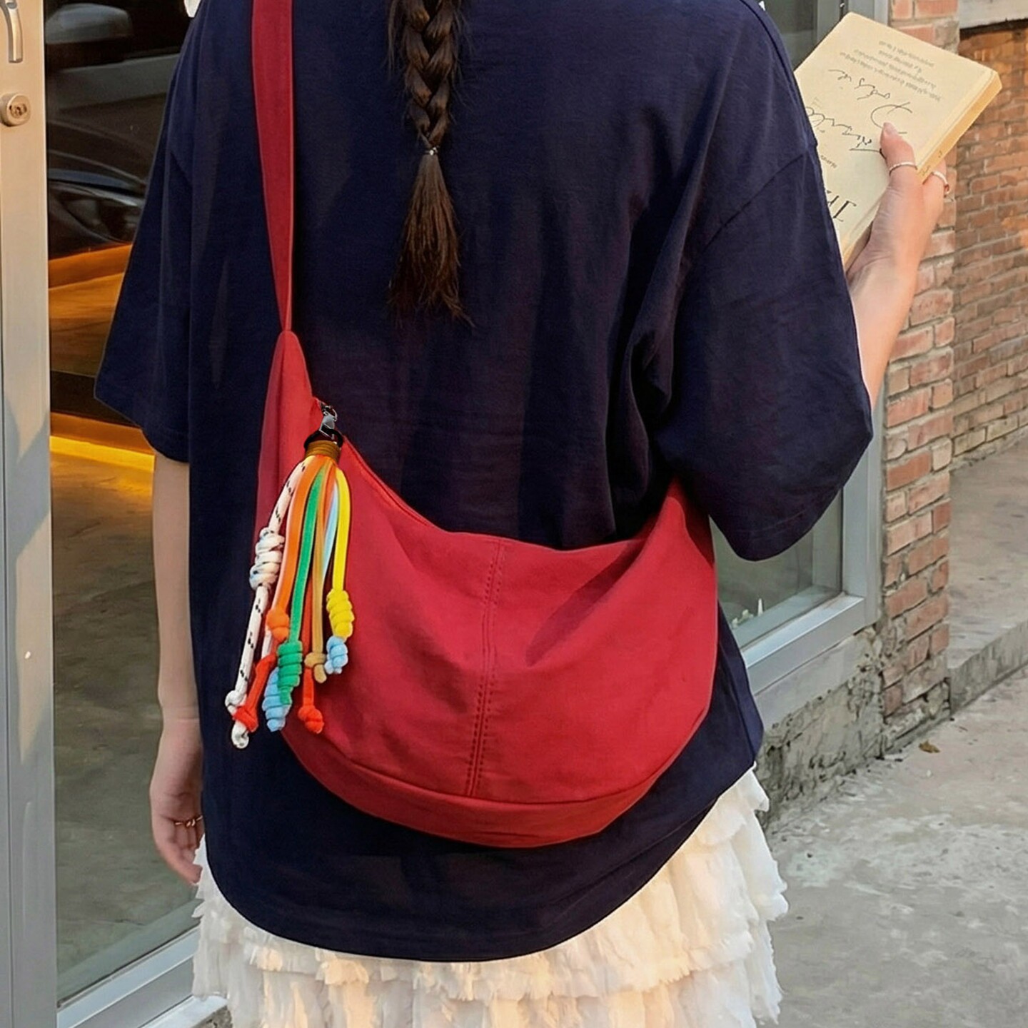 红色尼龙帆布包女2026新款夏季轻便运动单肩包学生通勤斜挎饺子包