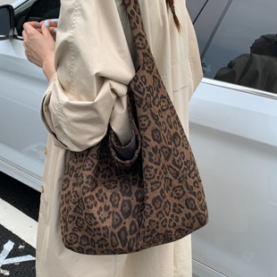 慵懒松弛感复古豹纹包包女2025新款大容量托特包秋冬通勤单肩大包