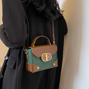 今年流行包包女2026新款高级感百搭撞色斜挎包爆款手提盒子小方包