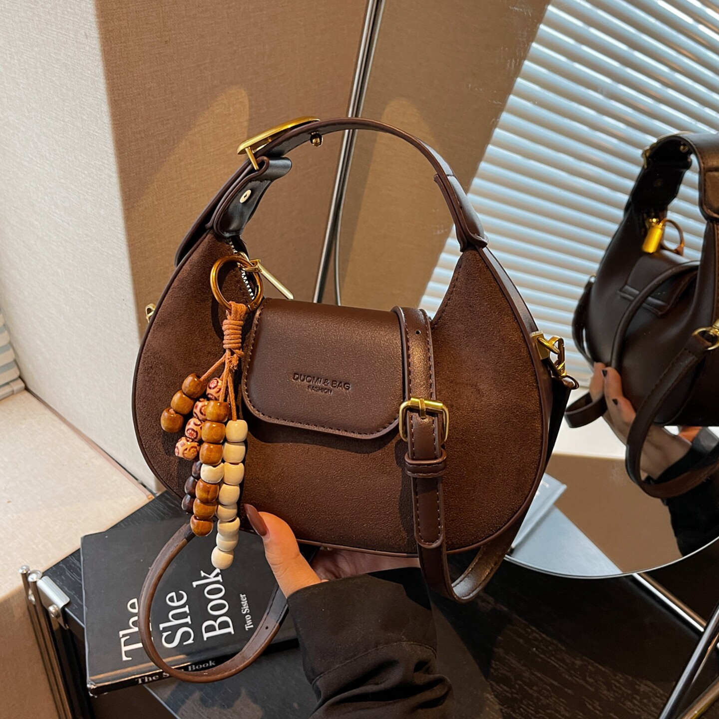 复古小众设计包包女2026新款秋冬百搭麂皮绒斜挎包超火手提月牙包