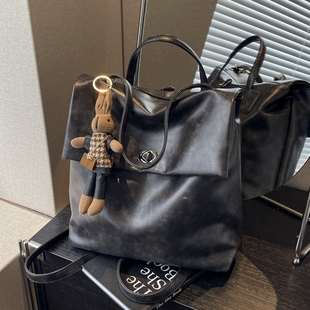 大学生上课双肩包女2026新款秋冬季复古大容量通勤背包休闲旅行包