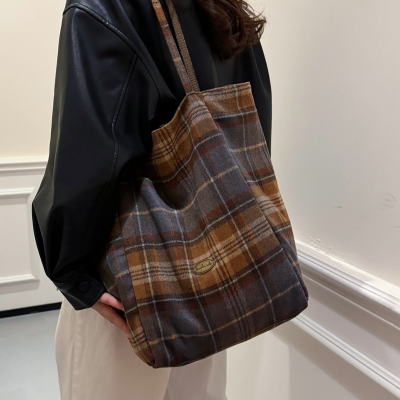 复古毛呢格子包包女2025秋冬新款休闲单肩包大容量通勤手提托特包