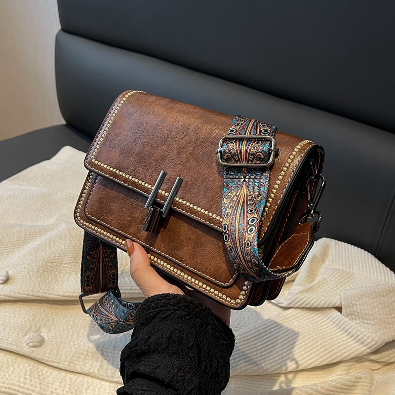 秋冬复古包包女2025新款时尚通勤单肩包高级感百搭宽带斜挎小方包,箱包皮具/热销女包/男包,通用款女包,淘宝优惠券,粉丝福利购,淘宝优惠卷