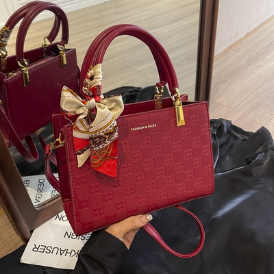 高级感时尚红色结婚新娘手提包